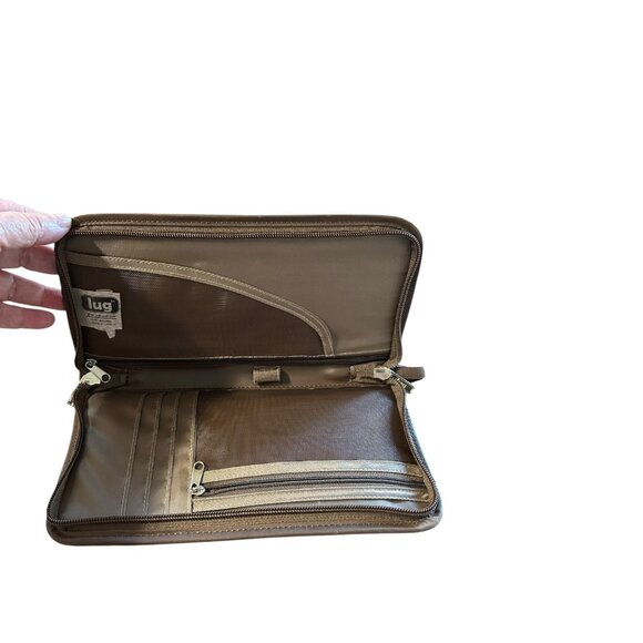 LUG Brown Quilted Tango Passport Travel Wallet - Picture 4 of 7